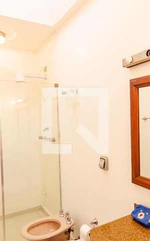 Casa para alugar com 400m², 4 quartos e 4 vagas Casa para alugar com 400m², 4 quartos e 4 vagasBanheiro da Suíte 4