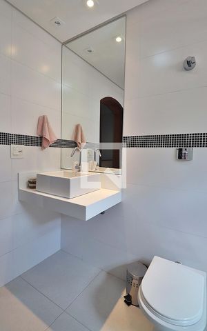 Casa à venda com 316m², 3 quartos e 6 vagasBanheiro Social