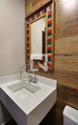 Casa à venda com 316m², 3 quartos e 6 vagasLavabo
