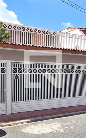 Casa à venda com 316m², 3 quartos e 6 vagasFachada