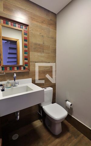 Casa à venda com 316m², 3 quartos e 6 vagasLavabo