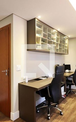 Casa à venda com 316m², 3 quartos e 6 vagasEscritório