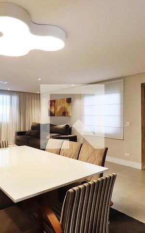 Casa à venda com 316m², 3 quartos e 6 vagasSala
