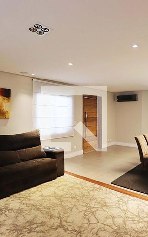 Casa à venda com 316m², 3 quartos e 6 vagasSala
