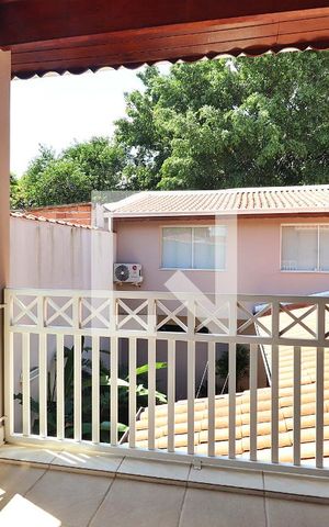 Casa à venda com 316m², 3 quartos e 6 vagasVaranda 