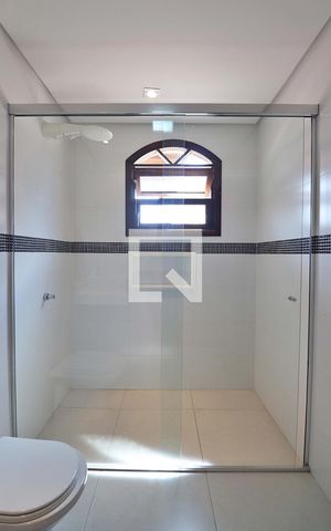 Casa à venda com 316m², 3 quartos e 6 vagasBanheiro Social