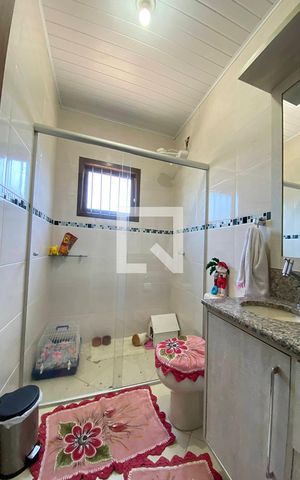 Casa à venda com 130m², 4 quartos e 2 vagasBanheiro 2