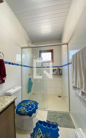 Casa à venda com 130m², 4 quartos e 2 vagasBanheiro