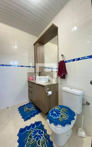Casa à venda com 130m², 4 quartos e 2 vagasBanheiro