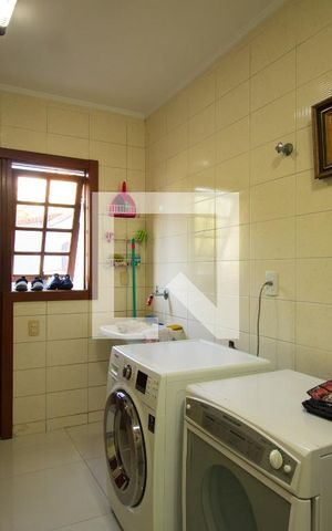 Casa de condomínio à venda com 174m², 4 quartos e 3 vagas Casa de condomínio à venda com 174m², 4 quartos e 3 vagasÁrea de Serviço