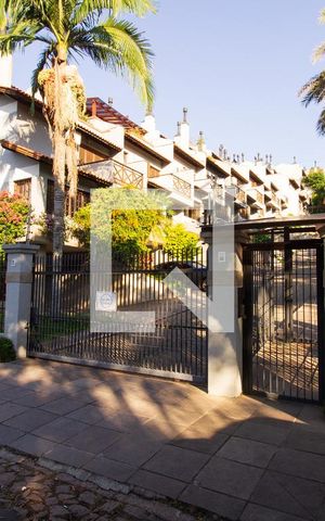 Casa de condomínio à venda com 174m², 4 quartos e 3 vagas Casa de condomínio à venda com 174m², 4 quartos e 3 vagasFachada