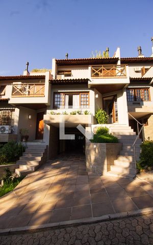 Casa de condomínio à venda com 174m², 4 quartos e 3 vagas Casa de condomínio à venda com 174m², 4 quartos e 3 vagasÁrea Externa