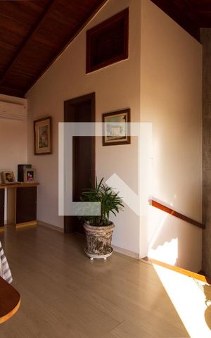 Casa de condomínio à venda com 174m², 4 quartos e 3 vagas Casa de condomínio à venda com 174m², 4 quartos e 3 vagasTerraço