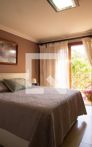 Casa de condomínio à venda com 174m², 4 quartos e 3 vagas Casa de condomínio à venda com 174m², 4 quartos e 3 vagas Suite