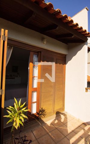 Casa de condomínio à venda com 174m², 4 quartos e 3 vagas Casa de condomínio à venda com 174m², 4 quartos e 3 vagasVaranda da Suite