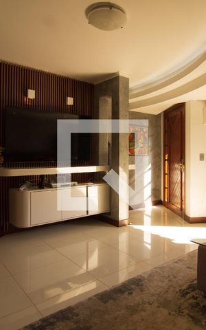 Casa de condomínio à venda com 174m², 4 quartos e 3 vagas Casa de condomínio à venda com 174m², 4 quartos e 3 vagasSala
