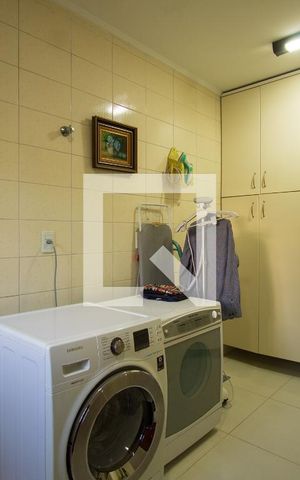 Casa de condomínio à venda com 174m², 4 quartos e 3 vagas Casa de condomínio à venda com 174m², 4 quartos e 3 vagasÁrea de Serviço