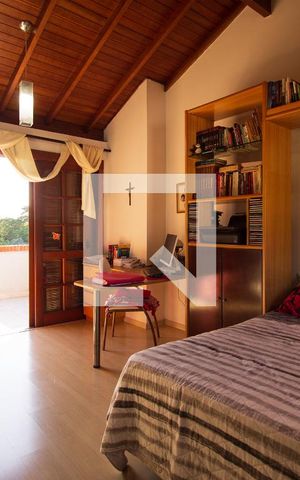 Casa de condomínio à venda com 174m², 4 quartos e 3 vagas Casa de condomínio à venda com 174m², 4 quartos e 3 vagasTerraço
