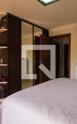 Casa de condomínio à venda com 174m², 4 quartos e 3 vagas Casa de condomínio à venda com 174m², 4 quartos e 3 vagas Suite