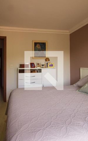 Casa de condomínio à venda com 174m², 4 quartos e 3 vagas Casa de condomínio à venda com 174m², 4 quartos e 3 vagas Suite