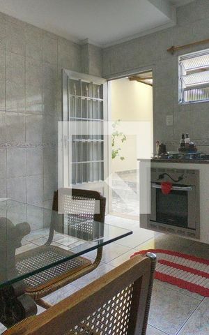 Casa à venda com 198m², 2 quartos e 2 vagasCozinha