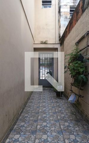 Casa à venda com 198m², 2 quartos e 2 vagasCorredor entrada