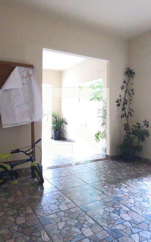 Casa à venda com 198m², 2 quartos e 2 vagasÁrea de Serviço