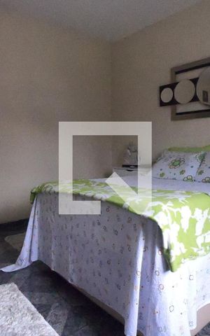 Casa à venda com 198m², 2 quartos e 2 vagasSuíte 