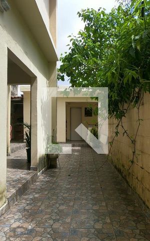 Casa à venda com 198m², 2 quartos e 2 vagasÁrea de Serviço