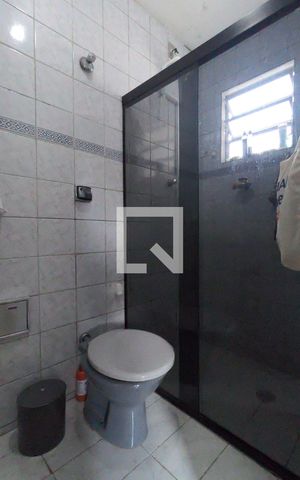 Casa à venda com 198m², 2 quartos e 2 vagasBanheiro Suíte