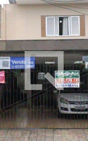 Casa à venda com 198m², 2 quartos e 2 vagasFachada