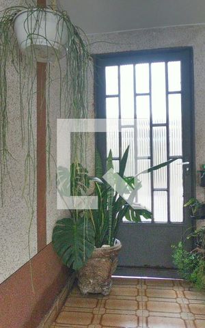 Casa à venda com 198m², 2 quartos e 2 vagasEntrada