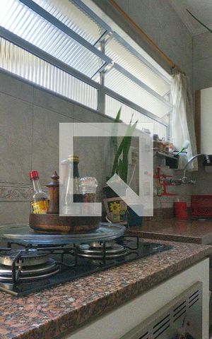 Casa à venda com 198m², 2 quartos e 2 vagasCozinha