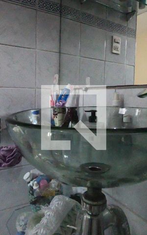 Casa à venda com 198m², 2 quartos e 2 vagasBanheiro Suíte