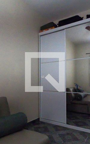 Casa à venda com 198m², 2 quartos e 2 vagasQuarto 
