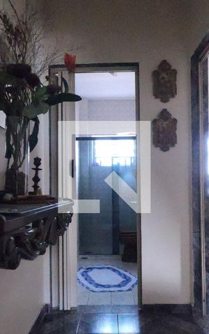 Casa à venda com 198m², 2 quartos e 2 vagasCorredor