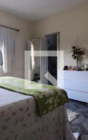 Casa à venda com 198m², 2 quartos e 2 vagasSuíte 
