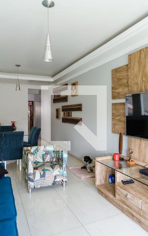 Casa à venda com 202m², 4 quartos e 3 vagas Casa à venda com 202m², 4 quartos e 3 vagasSala