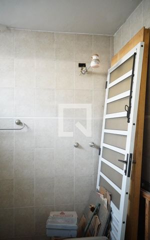 Casa à venda com 200m², 5 quartos e 3 vagas Casa à venda com 200m², 5 quartos e 3 vagasBanheiro de Serviço
