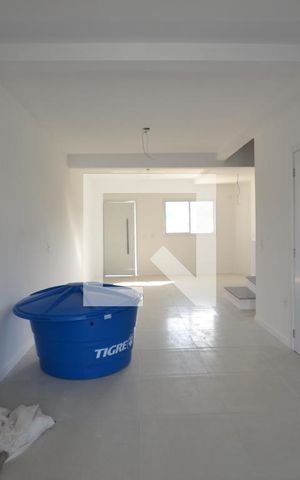 Casa à venda com 94m², 2 quartos e 1 vagaSala/Cozinha