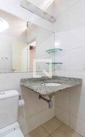 Casa de condomínio à venda com 83m², 2 quartos e 2 vagasBanheiro