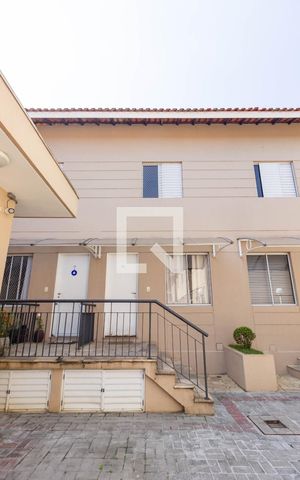 Casa de condomínio à venda com 83m², 2 quartos e 2 vagasFachada