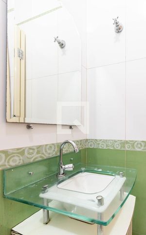 Casa de condomínio à venda com 83m², 2 quartos e 2 vagasLavabo