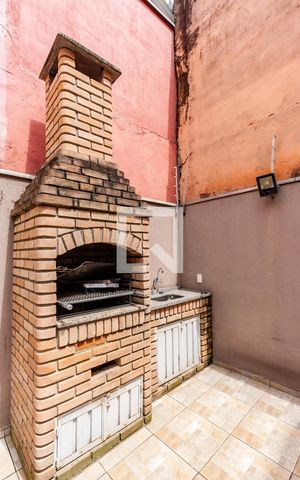 Casa à venda com 180m², 3 quartos e 2 vagas Casa à venda com 180m², 3 quartos e 2 vagasChurrasqueira