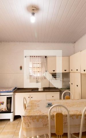 Casa à venda com 200m², 4 quartos e 2 vagas Casa à venda com 200m², 4 quartos e 2 vagasCozinha