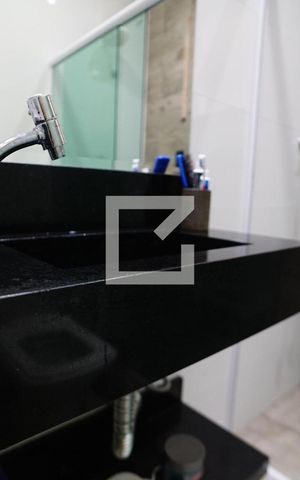 Casa à venda com 100m², 4 quartos e 2 vagasBanheiro Suíte 1