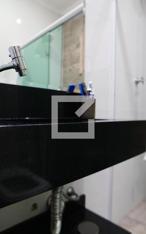 Casa à venda com 100m², 4 quartos e 2 vagasBanheiro Suíte 1