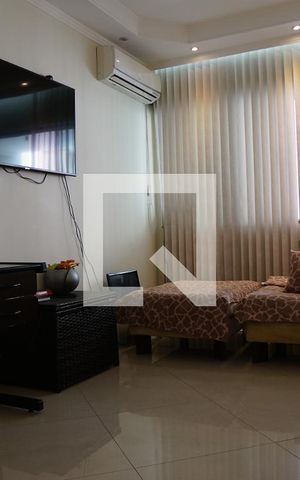 Casa à venda com 100m², 4 quartos e 2 vagasSala