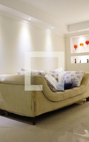 Casa à venda com 100m², 4 quartos e 2 vagasSala