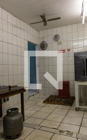 Casa à venda com 330m², 5 quartos e 2 vagasSalão comercial